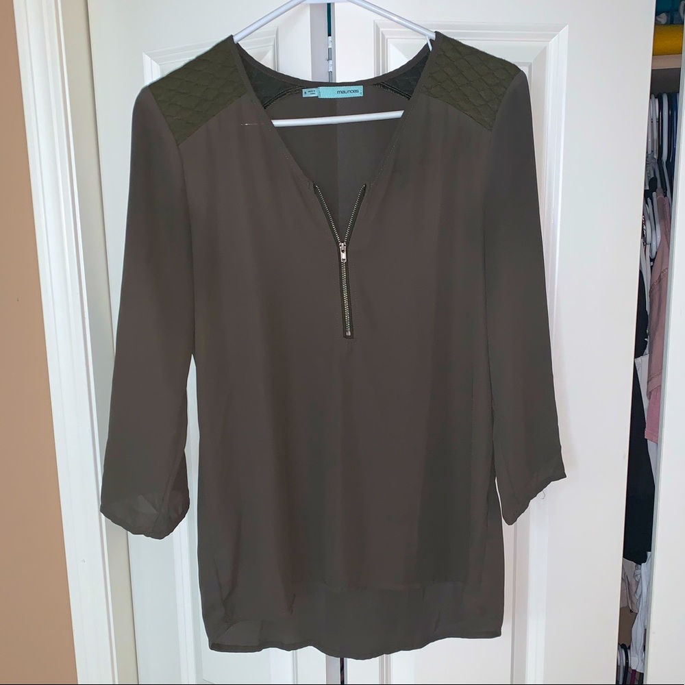 SOLD Maurice’s top